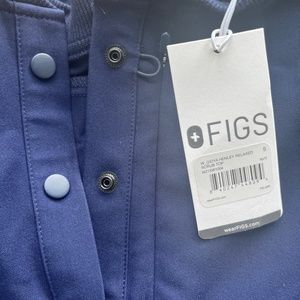 New navy scrubs FIGS small